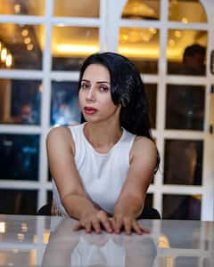 Sanjay Dutt से लेकर Kirron Kher तक, बी-टाउन के वो सितारे जो हुए कैंसर का शिकार और जीती जिंदगी की जंग