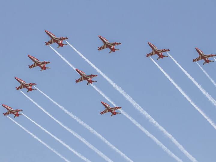 The 'Air Fest 2022' is scheduled to start from November 19 at Head Quarters Maintenance Command, Vayusena Nagar, Nagpur. In this image Indian Air Force's Surya Kiran team performs during rehearsal for the event. (Image Source: PTI)