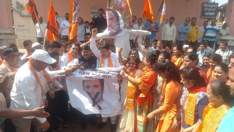 maharashtra news nashik news BJP, MNS, Shinde groups also protested against Rahul Gandhi's statement in Nashik Nashik Rahul Gandhi : नाशिकमध्ये भाजप, शिंदे गट, मनसेकडून जोरदार आंदोलन, सावरकरांच्या जन्मस्थळी बंदची हाक 