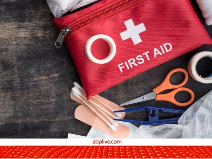 Your First Aid Box should have these necessary items so that when required can be used quickly ठूस-ठूसकर कुछ भी न भरा हो आपके फर्स्ट ऐड बॉक्स में, केवल रखें ये चीजें