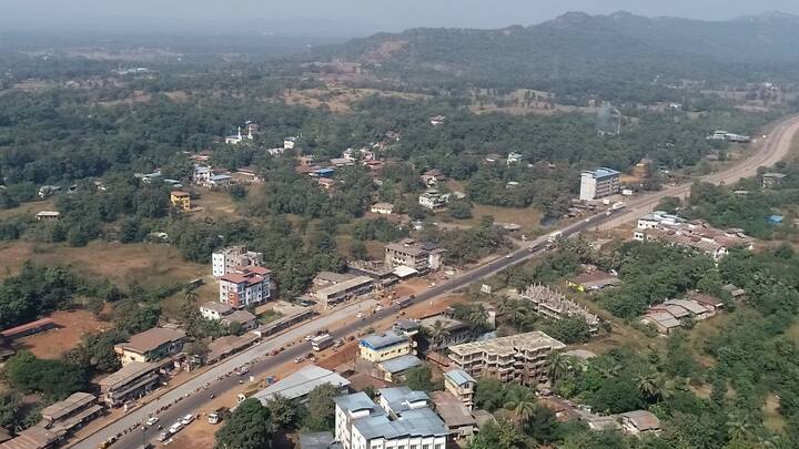 मुंबई-गोवा महामार्गावरील सावर्डे येथील चौपदरीकरणात येणारी बांधकामे हटवून कामाला सुरुवात करण्यात आली आहे.
