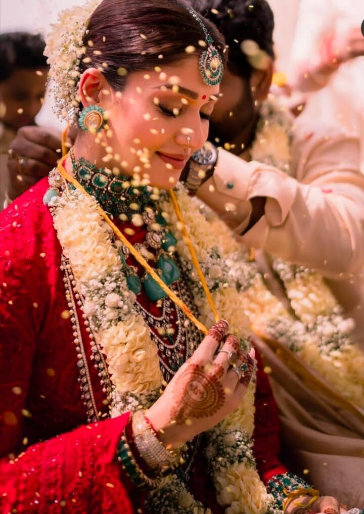 கடந்த ஜூன் 9 ஆம் நாள் இருவரும் கரம் பிடித்தனர்