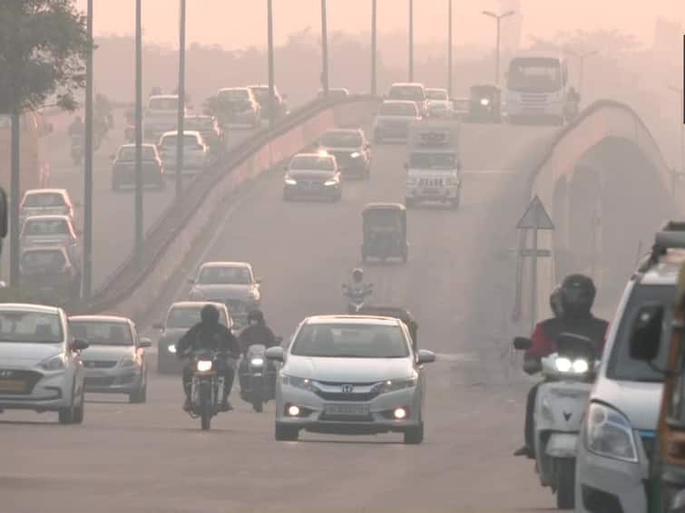Delhi Air Quality Remains In Poor Category Minimum Temperature Drops To Seasons Lowest Delhi Air Quality Remains 'Poor', Minimum Temperature Plummets To Season's Lowest