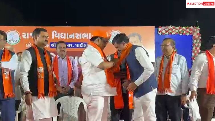 Gujarat Election 2022:  former Congress president of Rajkot district Dinesh Chowtia  joined BJP Gujarat Election 2022: રાજકોટ જિલ્લાના કોગ્રેસના પૂર્વ પ્રમુખ દિનેશ ચોવટીયા ભાજપમાં જોડાયા, પાટીલે ભાજપનો ખેસ પહેરાવી કર્યું સ્વાગત