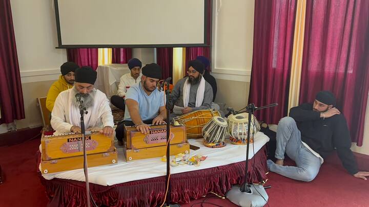 ਇੱਥੇ ਇਹ ਵਰਨਣਯੋਗ ਹੈ ਕਿ 2006 ਤੋਂ ਜਦੋਂ ਦਾ ਗੁਰਦਾਵਾਰਾ ਸਾਹਿਬ ਬਣਿਆ ਹੈ, ਨਿਸ਼ਾਨ ਸਾਹਿਬ ਦੀ ਸੇਵਾ ਹਮੇਸ਼ਾਂ ਬੱਚੇ ਬੜੇ ਉਤਸਾਹ ਨਾਲ ਕਰਦੇ ਆ ਰਹੇ ਹਨ