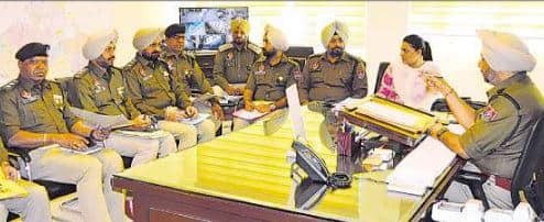 Crimes will be stopped in Jalandhar! SSP gave strict instructions to police officers Jalandhar News: ਜਲੰਧਰ 'ਚ ਪਏਗੀ ਅਪਰਾਧਾਂ ਨੂੰ ਠੱਲ੍ਹ! ਐਸਐਸਪੀ ਨੇ ਪੁਲਿਸ ਅਫਸਰਾਂ ਨੂੰ ਦਿੱਤੇ ਸਖਤ ਨਿਰਦੇਸ਼