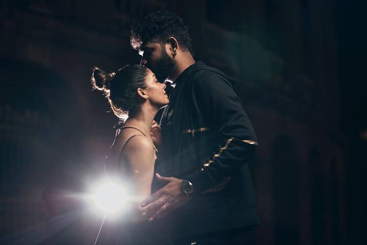 திருமணம் முடிந்த பின், ஹனிமூன்கள் சென்ற வண்ணம் இருந்து வந்தனர்