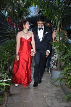 Ira khan की सगाई में दोनों एक्स वाइफ्स के साथ पहुंचे आमिर ख़ान, ऐसी दिखी मां-बेटी और पापा के बीच बॉन्डिंग