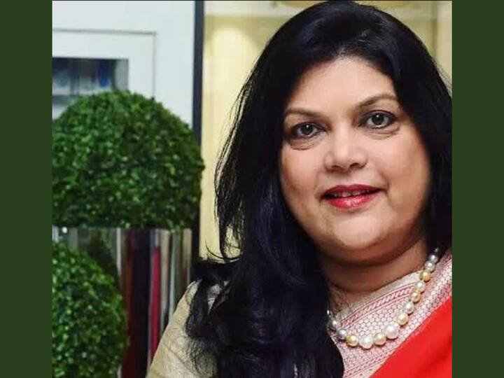 Falguni Nayar is one of the most successful women business owners in India, who founded the Nykaa beauty products retailer in the country. She abruptly announced her retirement from Kotak Mahindra after 20 years of service as a venture investor and merchant to pursue her ambition. Nykaa includes more than 850 brands, as well as rich content including videos, blogs, and active social media involvement. Nykaa has also opened 35 physical stores in addition to operating a profitable online business. (Image Source: Instagram)