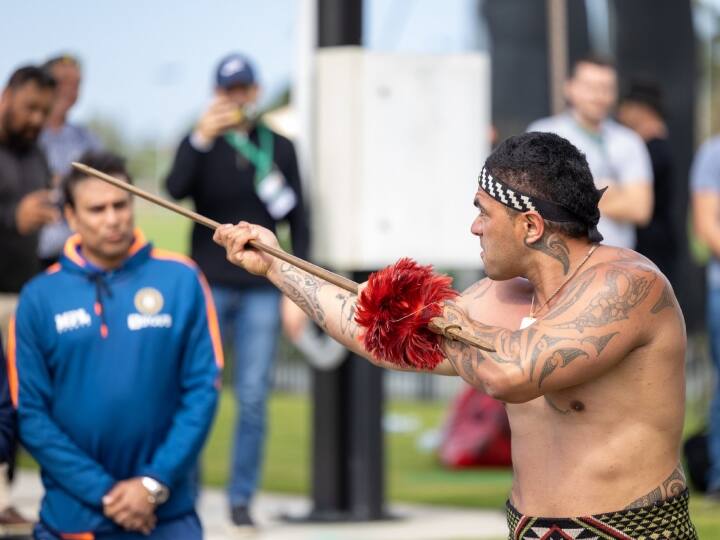 Indian cricket team was welcomed in traditional style at Mount Maunganui IND vs NZ 2022: माउंट माउंगानुई पहुंचने पर टीम इंडिया का 'ग्रैंड वेलकम', कल खेला जाएगा सीरीज का दूसरा मैच