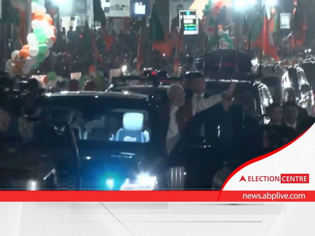 Gujarat Assembly Polls: PM Modi Kicks Off Roadshow In Vapi, Waves At Crowd. Watch Video Gujarat Assembly Polls: PM Modi Kicks Off Roadshow In Vapi, Waves At Crowd. Watch Video