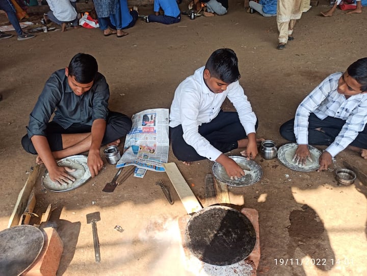 समाजाने स्त्री आणि पुरुषांमध्ये  लिंगभेदाच्या आधारावर त्याच्या भूमिकांच्या ज्या चौकट तयार केलेल्या आहेत त्या स्त्री आणि पुरुष या दोघांसाठी देखील अन्यायकारक आहेत, त्यामुळे दोघांनाही सगळी कामं करता यावी यासाठी ही स्पर्धा आयोजित केली होती.