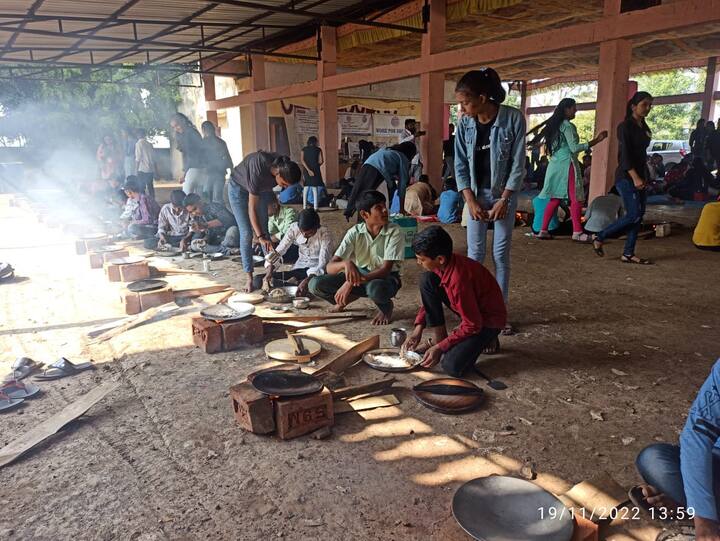 मुलांनी अत्यंत उत्साहाने या स्पर्धेत सहभाग घेतला होता.