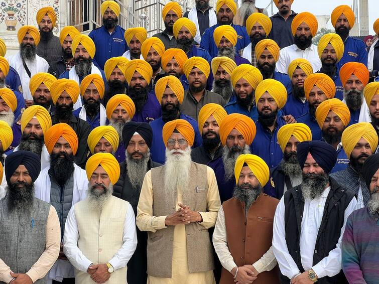 employees performing guard duty at Sri Darbar Sahib should be alert and fulfill their responsibilities: Gurcharan Singh Grewal ਸ੍ਰੀ ਦਰਬਾਰ ਸਾਹਿਬ ਵਿਖ਼ੇ ਪਹਿਰੇਦਾਰੀ ਦੀ ਸੇਵਾ ਨਿਭਾਉਣ ਵਾਲੇ ਮੁਲਾਜ਼ਮ ਸੁਚੇਤ ਰਹਿ ਕੇ ਜ਼ਿੰਮੇਵਾਰੀ ਨਿਭਾਉਣ: ਗੁਰਚਰਨ ਸਿੰਘ ਗਰੇਵਾਲ