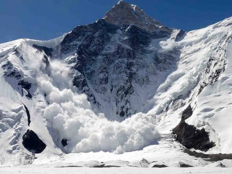 Jammu Kashmir Avalanche 3 Soldiers Killed In Kupwara know details Jammu Kashmir : பனிச்சரிவில் சிக்கி மூன்று ராணுவ வீரர்கள் உயிரிழப்பு - ஜம்மு காஷ்மீரில் சோகம்..!