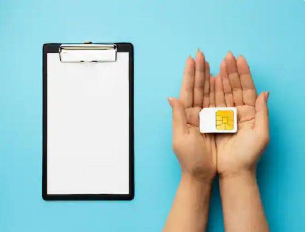 ਅਜਿਹੇ 'ਚ ਇਹ ਦੇਖਣਾ ਬਹੁਤ ਜ਼ਰੂਰੀ ਹੈ ਕਿ ਤੁਹਾਡੀ ਆਈਡੀ ਜਿਵੇਂ ਕਿ ਆਧਾਰ ਕਾਰਡ ਨਾਲ ਕਿੰਨੇ ਸਿਮ ਐਕਟਿਵ ਹਨ। ਇਸ ਲਈ ਤੁਹਾਨੂੰ ਕਿਸੇ ਵੈੱਬਸਾਈਟ 'ਤੇ ਜਾ ਕੇ ਜਾਂਚ ਕਰਨੀ ਹੋਵੇਗੀ। ਇਸ ਤੋਂ ਬਾਅਦ, ਤੁਹਾਨੂੰ ਆਸਾਨੀ ਨਾਲ ਪਤਾ ਲੱਗ ਜਾਵੇਗਾ ਕਿ ਤੁਹਾਡੇ ਆਧਾਰ 'ਤੇ ਕਿਸੇ ਹੋਰ ਵਿਅਕਤੀ ਨੇ ਸਿਮ ਜਾਰੀ ਨਹੀਂ ਕੀਤਾ ਹੈ।