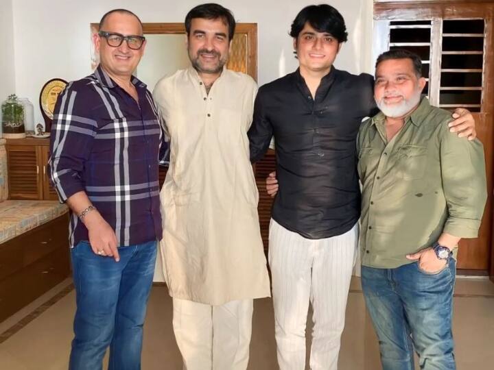 पूर्व प्रधानमंत्री अटल बिहारी वाजपेयी की बायोपिक करेंगे Pankaj Tripathi, एक्टर ने कहा- 'मेरे लिए ये सौभाग्य की बात है' Pankaj Tripathi will do the biopic of former Prime Minister Atal Bihari Vajpayee Main Rahoon Ya Na Rahoon Yeh Desh Rehna Chahiye पूर्व प्रधानमंत्री अटल बिहारी वाजपेयी की बायोपिक करेंगे Pankaj Tripathi, एक्टर ने कहा- 'मेरे लिए ये सौभाग्य की बात है'