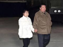 पहली बार दुनिया के सामने आई नॉर्थ कोरिया के तानाशाह की बेटी, मिसाइल परीक्षण दिखाने साथ लाए थे किम जोंग-उन