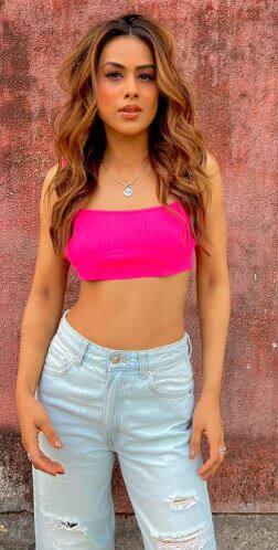 ਬਾਡੀਕਾਨ ਡਰੈੱਸ 'ਚ ਨੀਆ ਸ਼ਰਮਾ ਨੇ ਦਿੱਤੇ ਅਜਿਹੇ ਪੋਜ਼