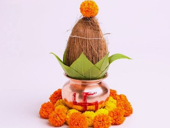 Hindu Rituals: पूजा में महिलाएं क्यों नहीं फोड़ती नारियल, जानिए खास वजह