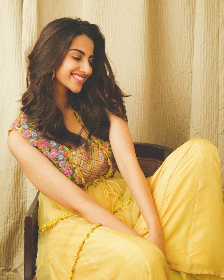 మీనాక్షి చౌదరి (Image credit: Meenakshi Chaudhary/Instagram)