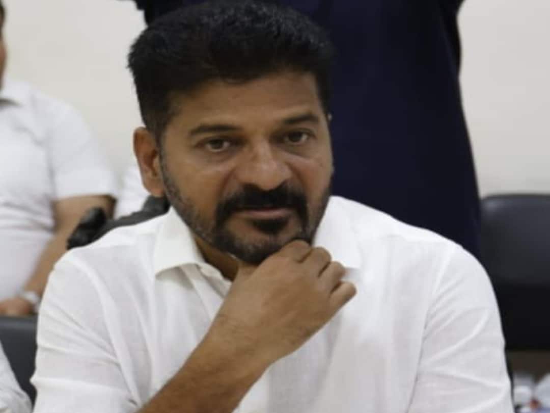 Hyderabad TPCC Revanth reddy comments on Congress upcoming actions for farmers DNN Revanth Reddy : తెలంగాణలో బెంగాల్ తరహా పాలిటిక్స్, పోల్ పోలరైజేషన్ కోసం బీజేపీ-టీఆర్ఎస్ డ్రామాలు- రేవంత్ రెడ్డి