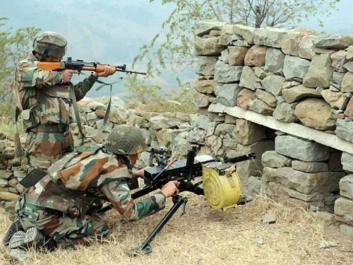 Jammu-Kashmir Rajouri infiltration attempt failed Security forces killed one terrorist Jammu-Kashmir: राजौरी में घुसपैठ की कोशिश नाकाम, सुरक्षाबलों ने सीमा पर एक घुसपैठिए को किया ढेर