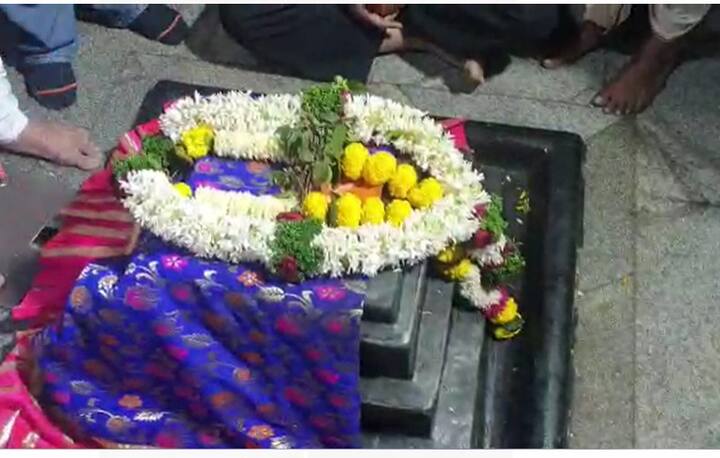 अलंकापुरीत सगळीकडे उत्साहाचं वातावरण आहे.