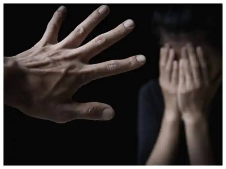19 Years Old Girl Physical Assault In Car Kerala Kochi 4 Persons Arrested Crime: ஓடும் காரில் இளம்பெண்ணுக்கு கூட்டுப் பாலியல் வன்கொடுமை - உடந்தையாக இருந்த தோழி..! கேரளாவில் கொடூரம்..