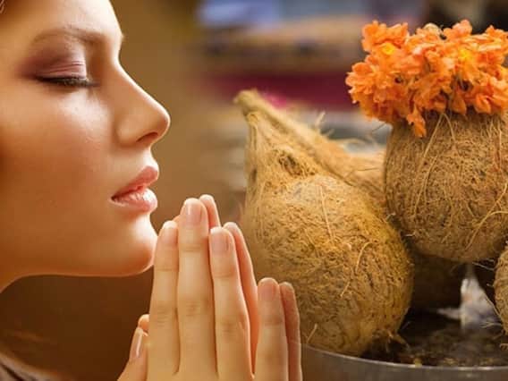 Hindu Rituals: पूजा में महिलाएं क्यों नहीं फोड़ती नारियल, जानिए खास वजह
