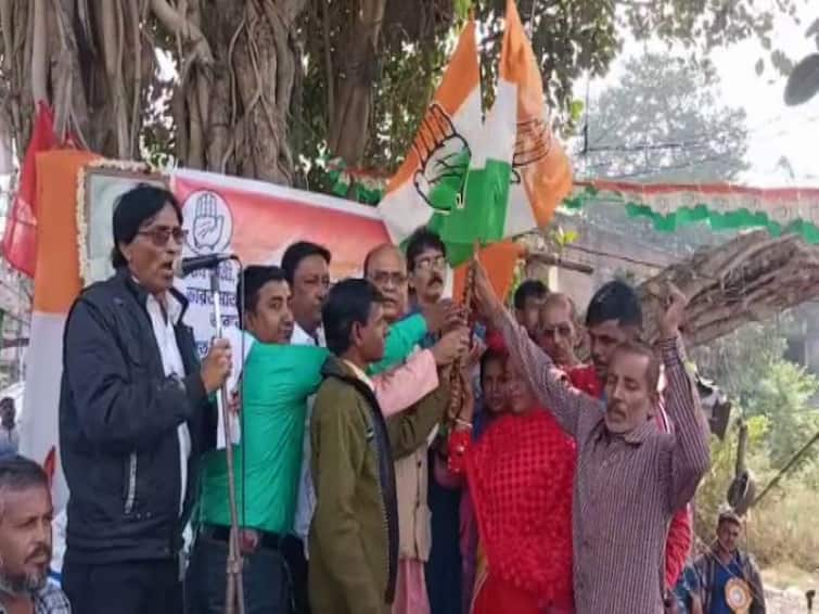 100 TMC And BJP Supporter Join Congress At Panagarh Before Panchayat Election: Paschim Bardhaman: তৃণমূল ও বিজেপি ছেড়ে ১০০ জন সমর্থকের কংগ্রেসে যোগদান পানাগড়ে