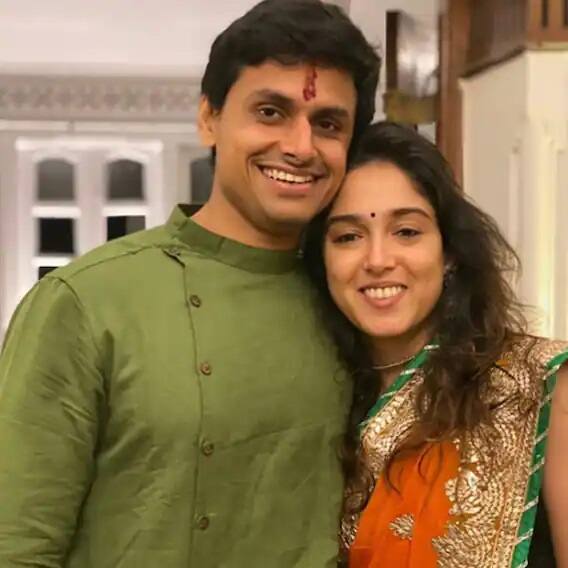 ઇરા બૉયફ્રેન્ડ નૂપુર શિખરે સાથે હંમેશા સોશ્યલ મીડિયા પર તસવીરો શેર કરતી રહેતી હતી. ઇરા પોતાના બર્થડે પર પણ નૂપુર શિખરેની સાથે પૂલ પાર્ટીમાં દેખાઇ હતી.