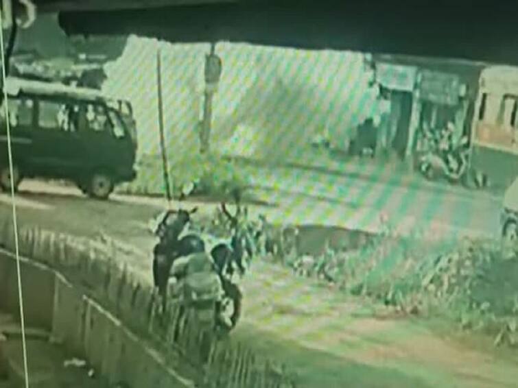 Autorickshaw Explodes In Mangaluru Cops Ask People To Remain Calm tension ensues in karnataka Mangalore: வெடித்து சிதறிய ஆட்டோ ரிக்சா...! பீதியில் உறைந்த மக்கள்..? மங்களூரில் பதற்றம்...!
