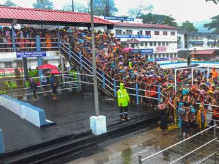 Two Wheelers not allowed for sabarimala pilgrimage says kerala government Sabarimala: பைக்குகளில் வரக்கூடாது.. ஐயப்ப பக்தர்களுக்கு கேரள அரசு புதிய கட்டுப்பாடு: முழு விபரம்
