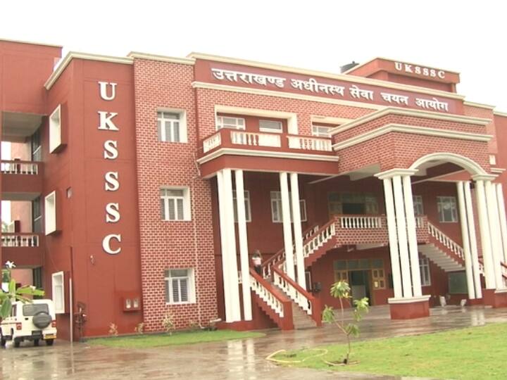 Uttarakhand Congress raised questions on cm dhami for the bail of uksssc paper leak accused ann UKSSSC Paper Leak: भर्ती घोटाले में आरोपियों की जमानत से धामी सरकार की किरकिरी, कांग्रेस ने लगाया लचर पैरवी का आरोप