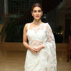 Bhediya Pre-Release Event: வருண் தவான்-கிருத்தி சனோன் இணைந்து நடிக்கும் படத்தின் ப்ரமோஷன் க்ளிக்ஸ்!