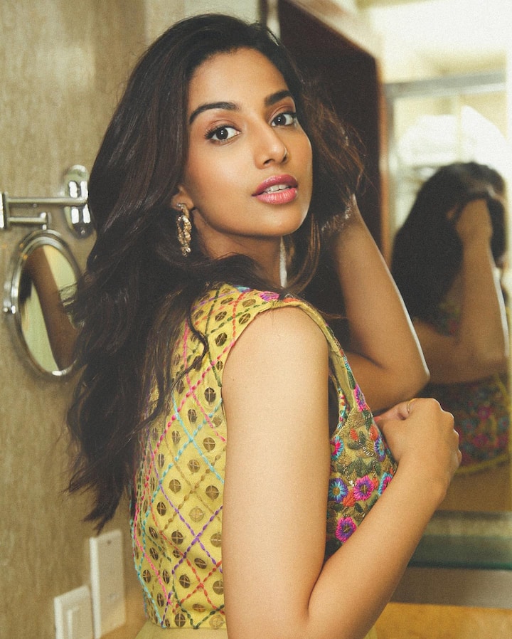 మీనాక్షి చౌదరి (Image credit: Meenakshi Chaudhary/Instagram)