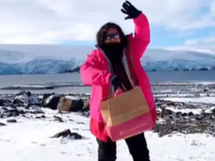 Viral Video Marathi news Worlds Longest Food Delivery woman makes world record from singapore to antarctica  Viral News : फूड डिलीव्हरी करण्यासाठी 'ती' सिंगापूरहून अंटार्क्टिकाला पोहोचली, केला 'World Record'!