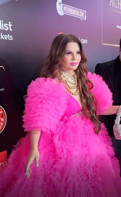 એવોર્ડ્સ નાઇટમાં પહોંચ્યા ઉર્વશી રૌતેલા, માનુષી છિલ્લર સહિતના આ સ્ટાર્સ, જુઓ તસવીરો