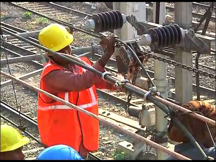 यातच आता कर्नाक पुलाचं काम पूर्ण झालं आहे. मात्र हार्बर लाईनवरील काम सुरु असून रात्री 8 नंतर लोकल सेवा सुरु होणार आहे.