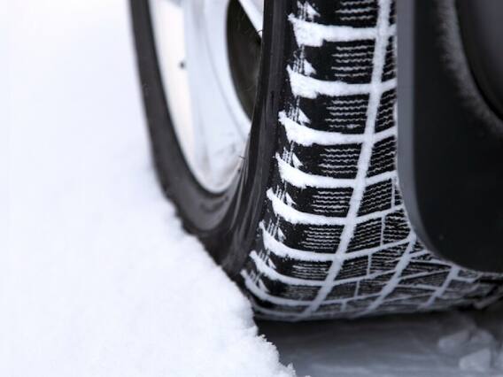 Safe Drive: ਸਰਦੀਆਂ ਵਿੱਚ ਸੁਰੱਖਿਅਤ ਢੰਗ ਨਾਲ ਗੱਡੀ ਕਿਵੇਂ ਚਲਾਉਣੀ ਹੈ? ਕਾਰ 'ਚ ਨਿਕਲਣ ਤੋਂ ਪਹਿਲਾਂ ਦੇਖੋ ਇਹ 5 ਟਿਪਸ