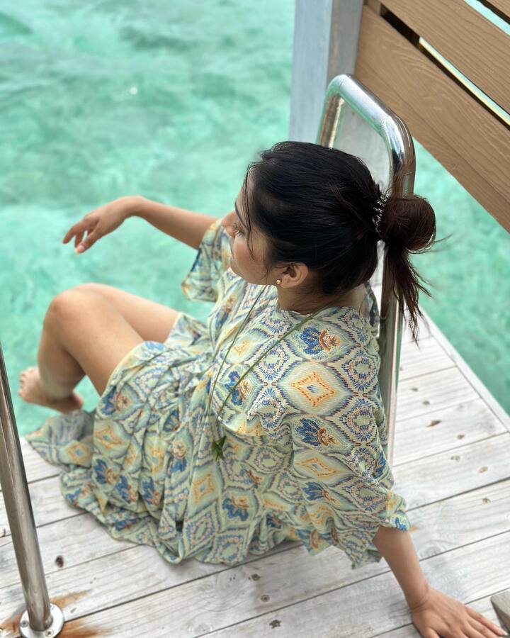 వెకేషన్ కు సంబంధించిన ఫోటోలను ఎప్పటికప్పుడు సోషల్ మీడియాలో షేర్ చేస్తోంది. Photo Credit: Rashmi Gautam/Instagram