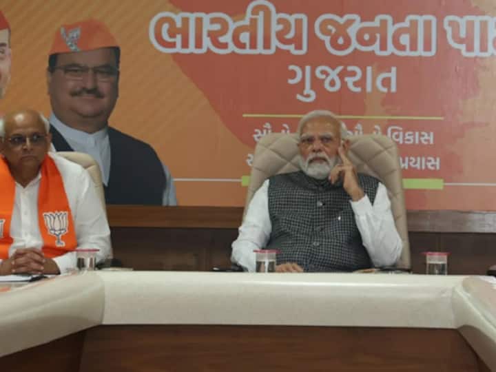 Gujarat Election 2022 BJP suspends 7 Leaders filed independent nominations for seats after party did not allot tickets गुजरात में BJP ने 7 बागी नेताओं को किया सस्पेंड, टिकट नहीं मिलने पर निर्दलीय भरा था नामांकन