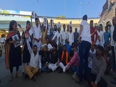 काळी टोपी हायहाय...! राज्यपालांच्या विरोधात मराठा समाज आक्रमक; औरंगाबादच्या क्रांती चौकात आंदोलन