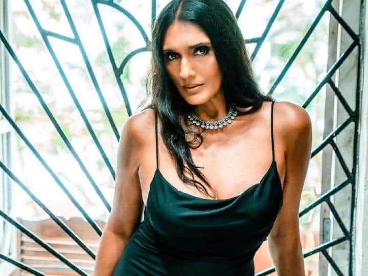 Anu Aggarwal Latest Photos: ‘आशिकी’ से पॉपुलर हुईं अनु अग्रवाल भले ही अब इंडस्ट्री से दूर हैं और सन्यासी बन गई हैं, लेकिन फैशन में वह किसी से कम नहीं हैं. देखें उनकी लेटेस्ट तस्वीरें.