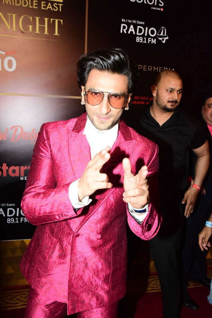 ఫిల్మ్‌ ఫేర్ మిడిల్ ఈస్ట్ అచీవర్స్ నైట్ 2022కి పలువురు సెలబ్రిటీలు హాజరయ్యారు.