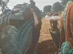 आशियाना टूटने के आक्रोश में 5 महिलाओं ने खाया जहर, जिला अस्पताल कराया गया भर्ती