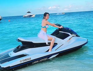 Look: 20 વર્ષની એક્ટ્રેસે બીચ પર કરાવ્યુ બૉલ્ડ ફોટોશૂટ, કાતિલ પૉઝથી ફેન્સ પણ રહી ગયા દંગ