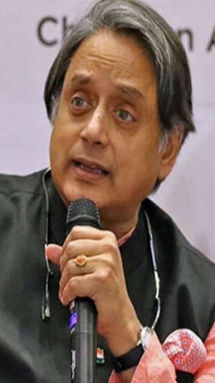 congress shashi tharoor said in kerala tour i don t fear anyone no one needs to fear me meet udf 'ਕਿਸੇ ਨੂੰ ਡਰਨ ਦੀ ਲੋੜ ਨਹੀਂ', ਕੇਰਲ ਦੌਰੇ 'ਤੇ ਗਏ ਸ਼ਸ਼ੀ ਥਰੂਰ ਨੇ ਕਿਉਂ ਦਿੱਤਾ ਇਹ ਬਿਆਨ?