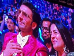 रणवीर सिंह को मिला ये स्पेशल अवॉर्ड, फूट-फूट कर रोने लगीं एक्टर की मां, देखें वीडियो